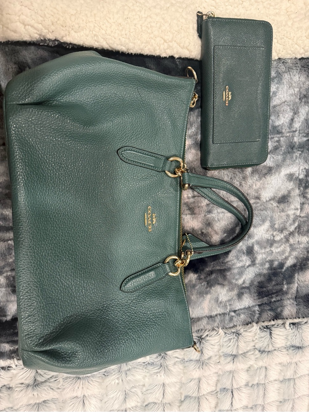 COACH Teal Green Saffiano Leather Zip bag and Card Wallet with Gold Logo - Picture 6 of 8